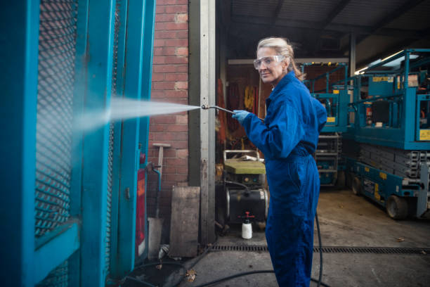 Best Driveway Pressure Washing  in Central Falls, RI